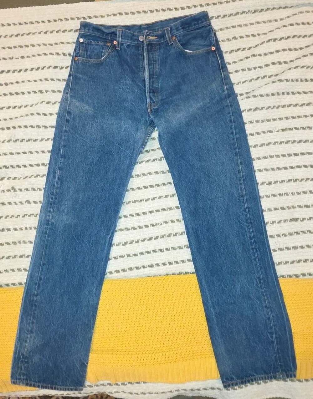 Vintage 90s/y2k Men's Levi's 501 Jeans Medium Dark Wash